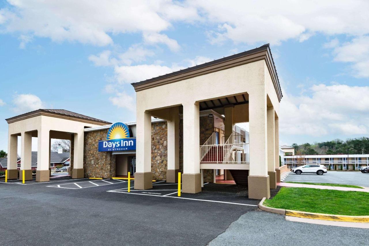 Days Inn By Wyndham Charlottesville/University Area Eksteriør billede