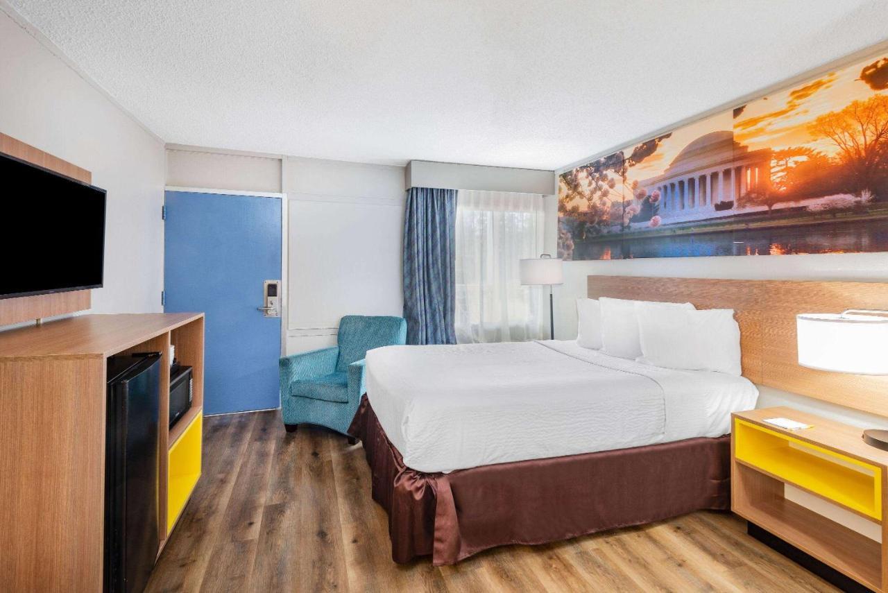 Days Inn By Wyndham Charlottesville/University Area Eksteriør billede