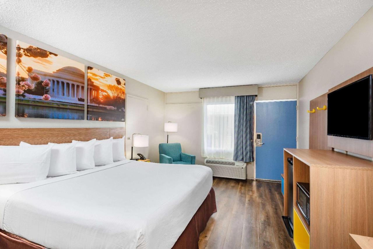 Days Inn By Wyndham Charlottesville/University Area Eksteriør billede
