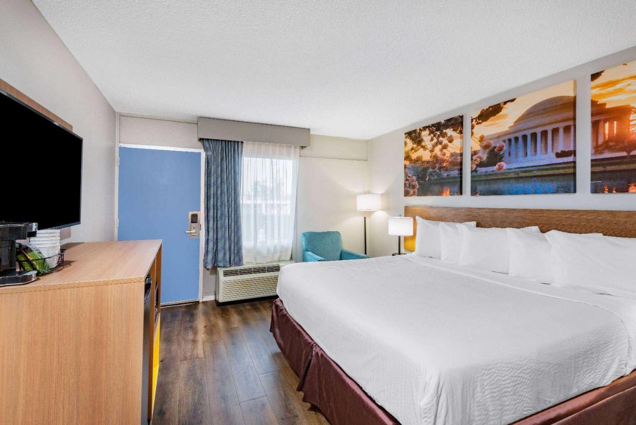 Days Inn By Wyndham Charlottesville/University Area Eksteriør billede